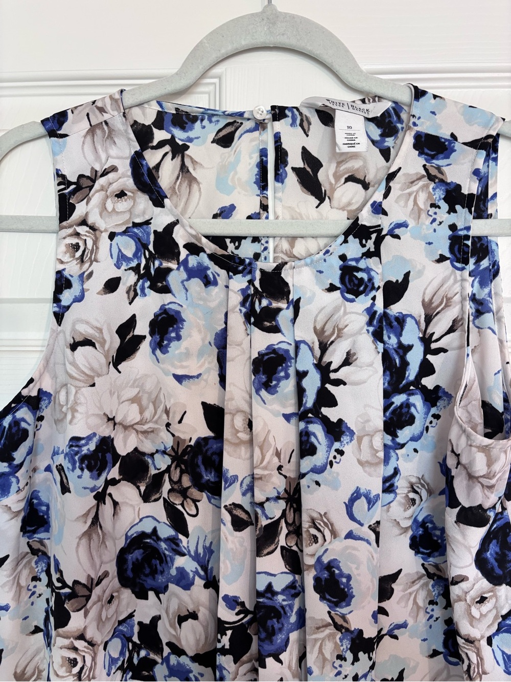 White House Black Market Sleeveless Floral Blouse - Picture 2 of 3